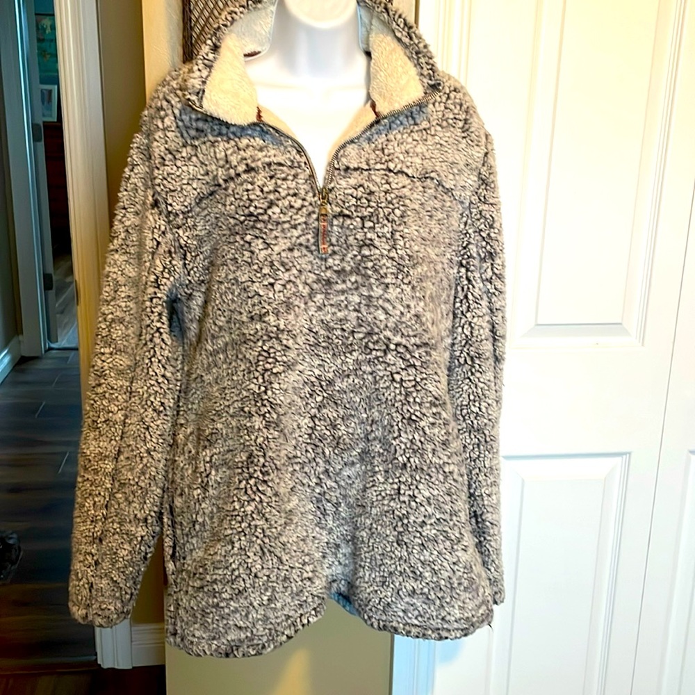 Woman’s Grizzly Sherpa half zip